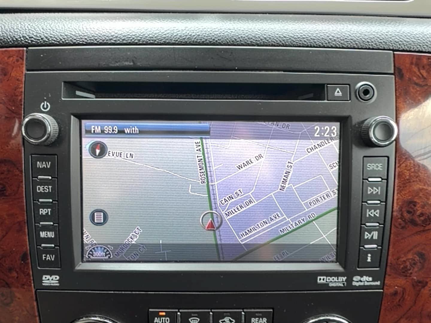Used 2014 Chevrolet Suburban LTZ AWD/4WD image 9