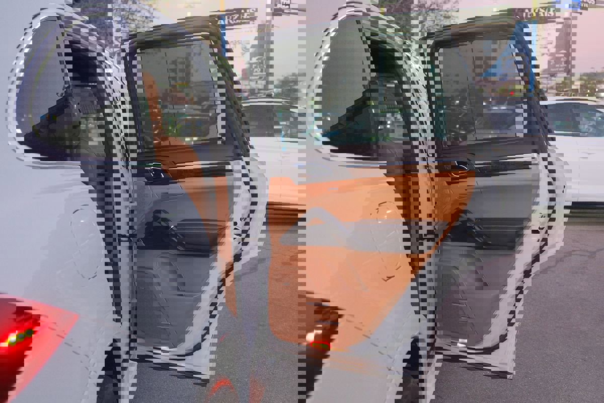 Used 2014 Porsche Cayenne GTS image 31