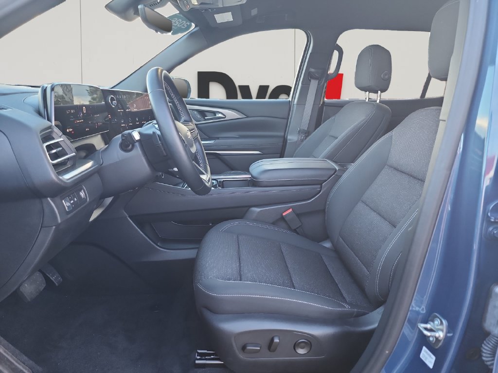 Used 2026 Chevrolet Traverse LT w/ Driver Confidence Package FWD image 10