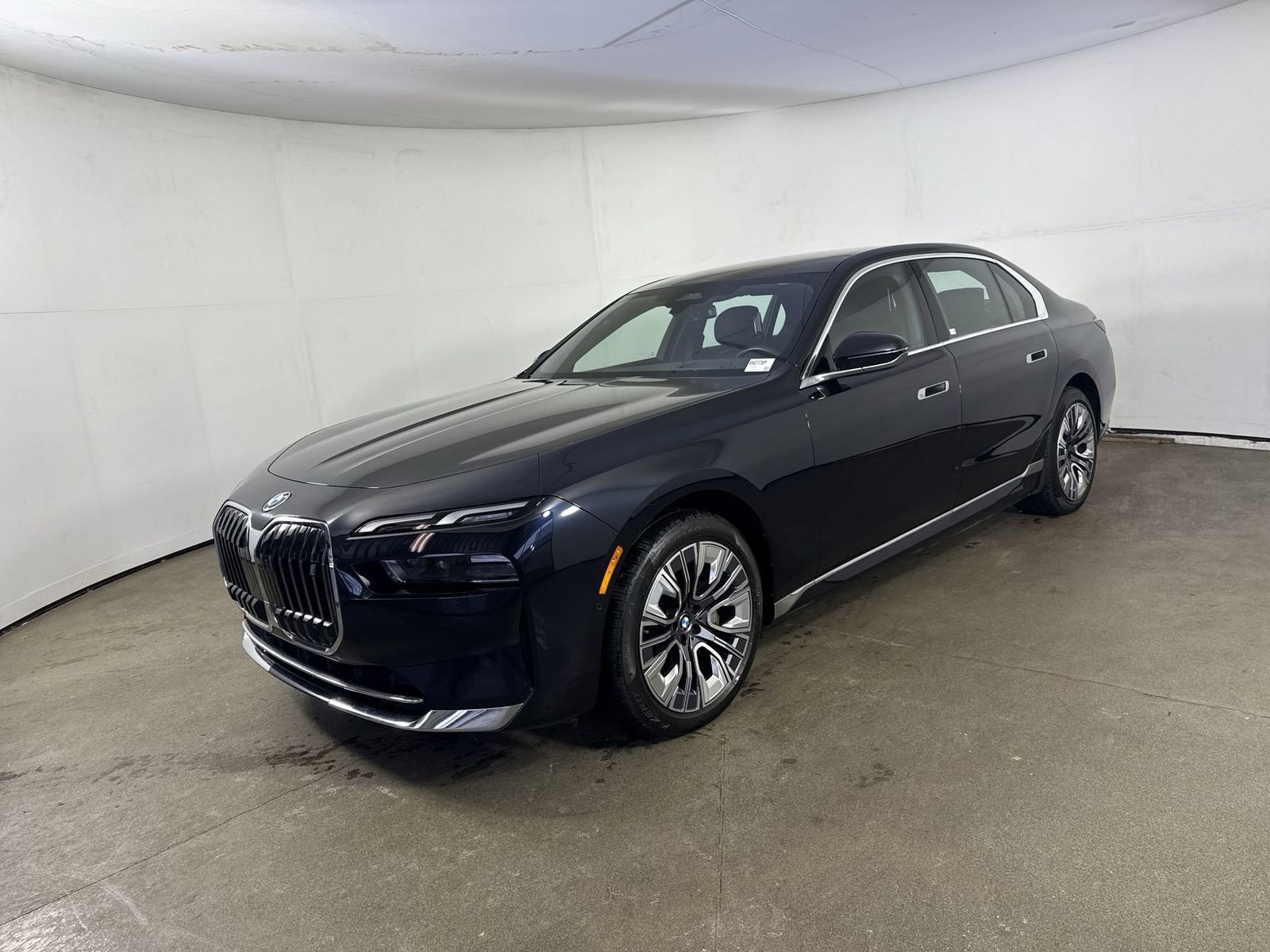 Used 2023 BMW i7 xDrive60 video 2