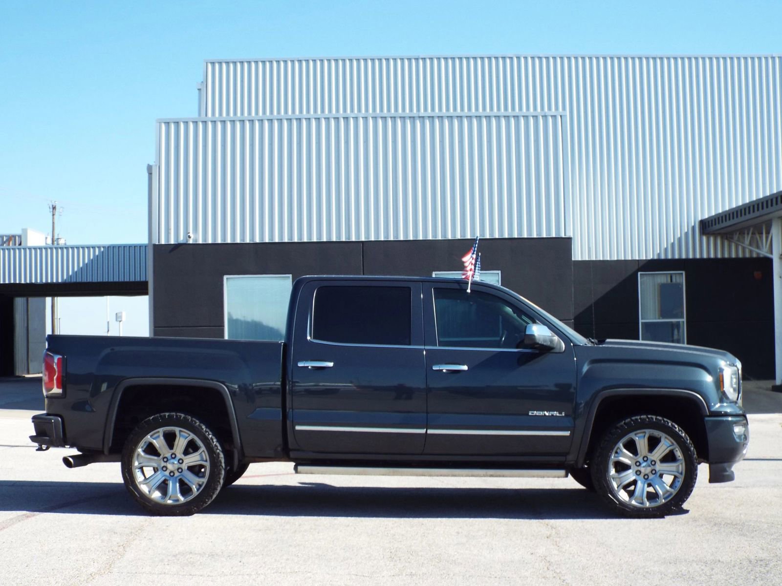 Used 2018 GMC Sierra 1500 Denali w/ Denali Ultimate Package image 4