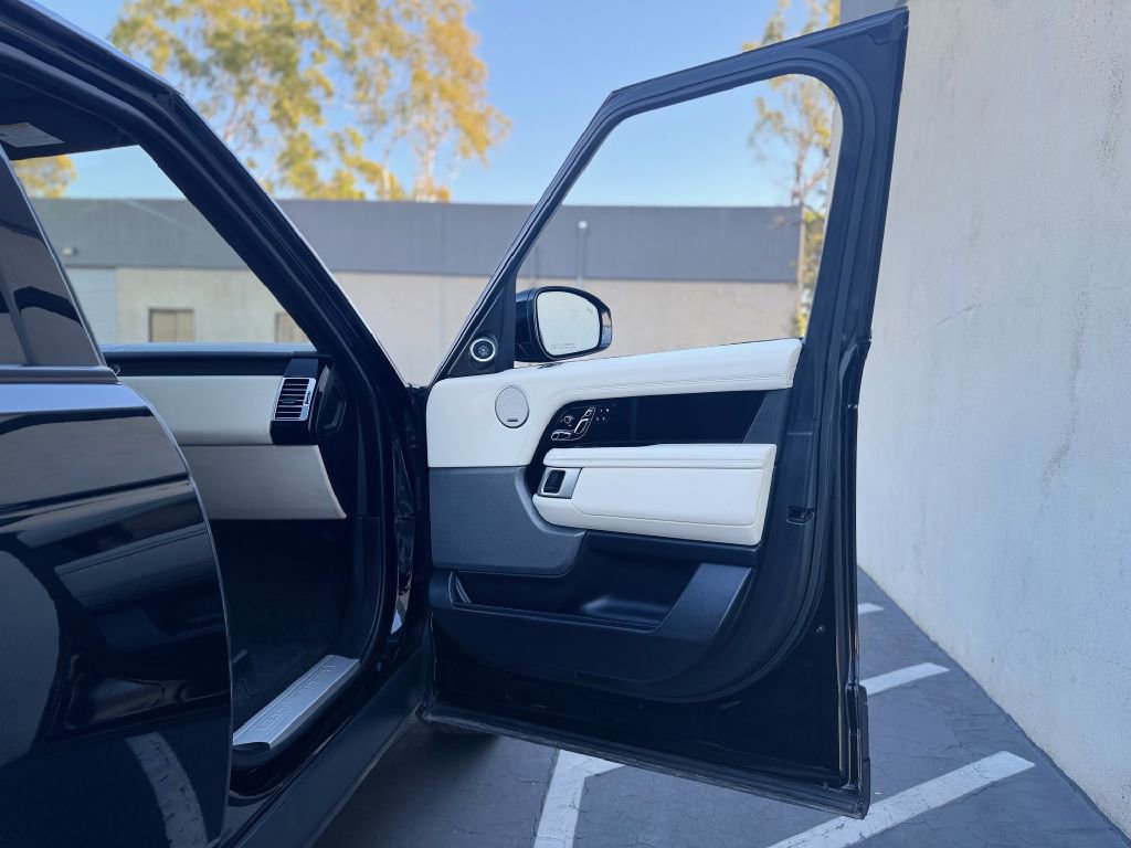 Used 2019 Land Rover Range Rover Supercharged image 22