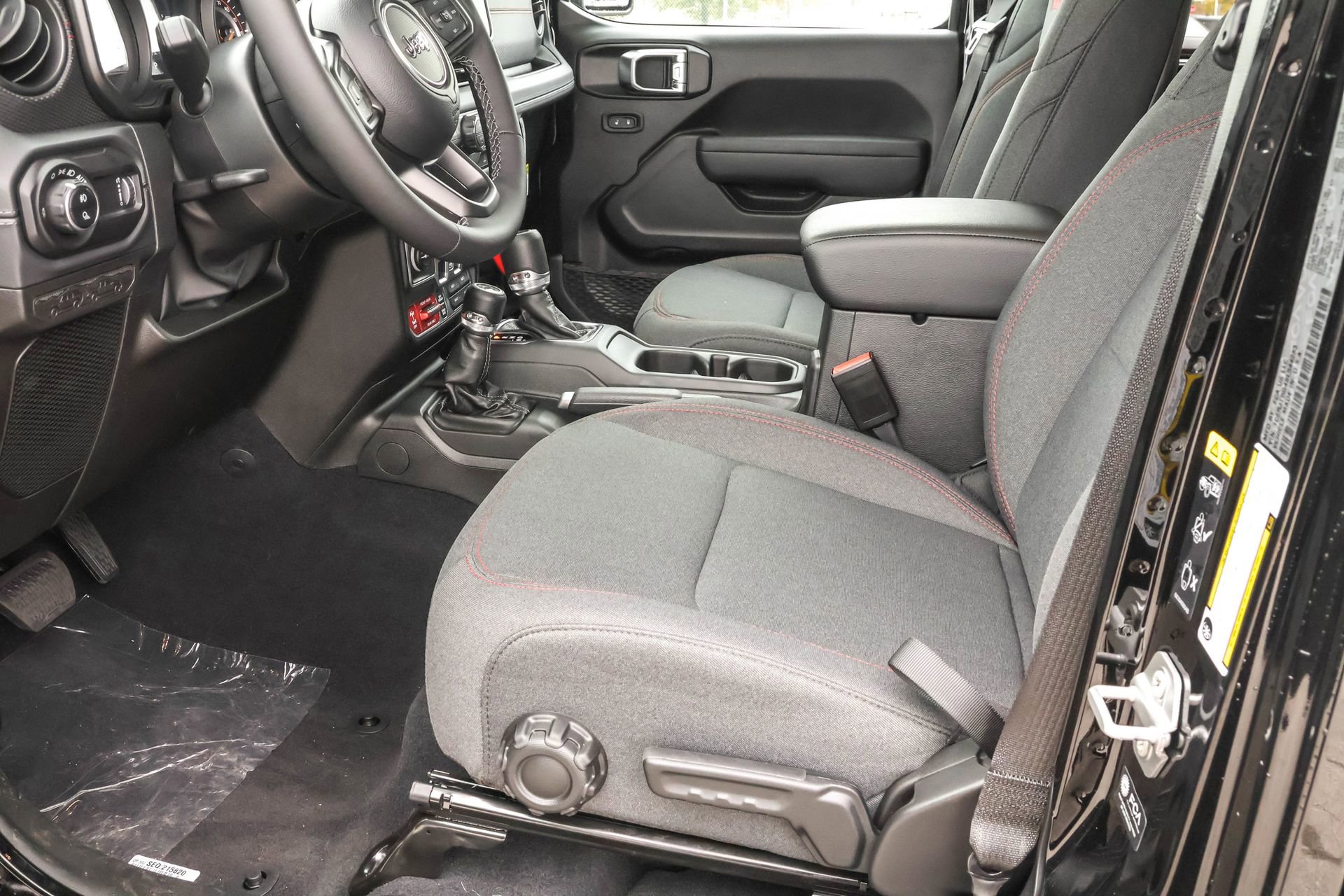 New 2025 Jeep Gladiator Rubicon w/ Convenience Group image 5