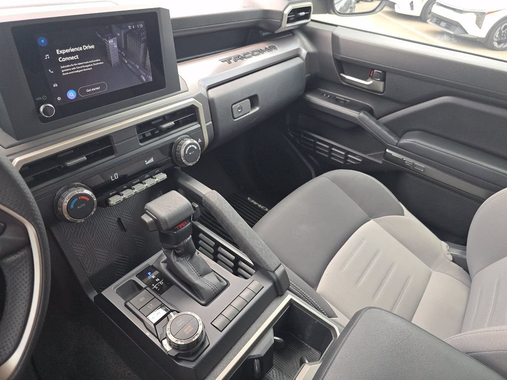 Used 2024 Toyota Tacoma TRD Sport AWD/4WD image 29