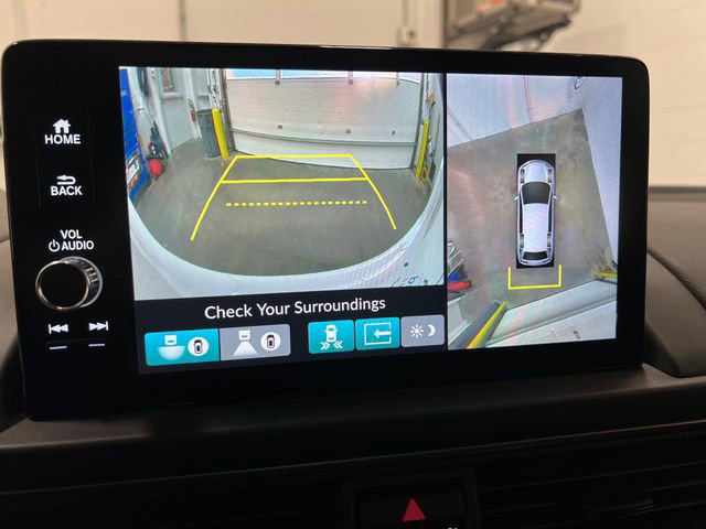 Used 2025 Honda Pilot TrailSport image 14