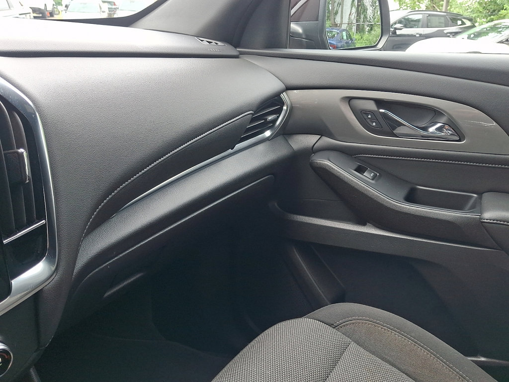 Used 2023 Chevrolet Traverse LT AWD/4WD image 35