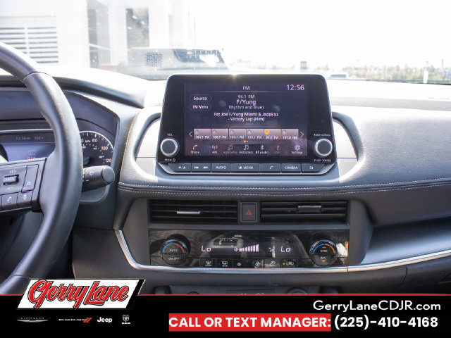 Used 2025 Nissan Rogue SV FWD image 9