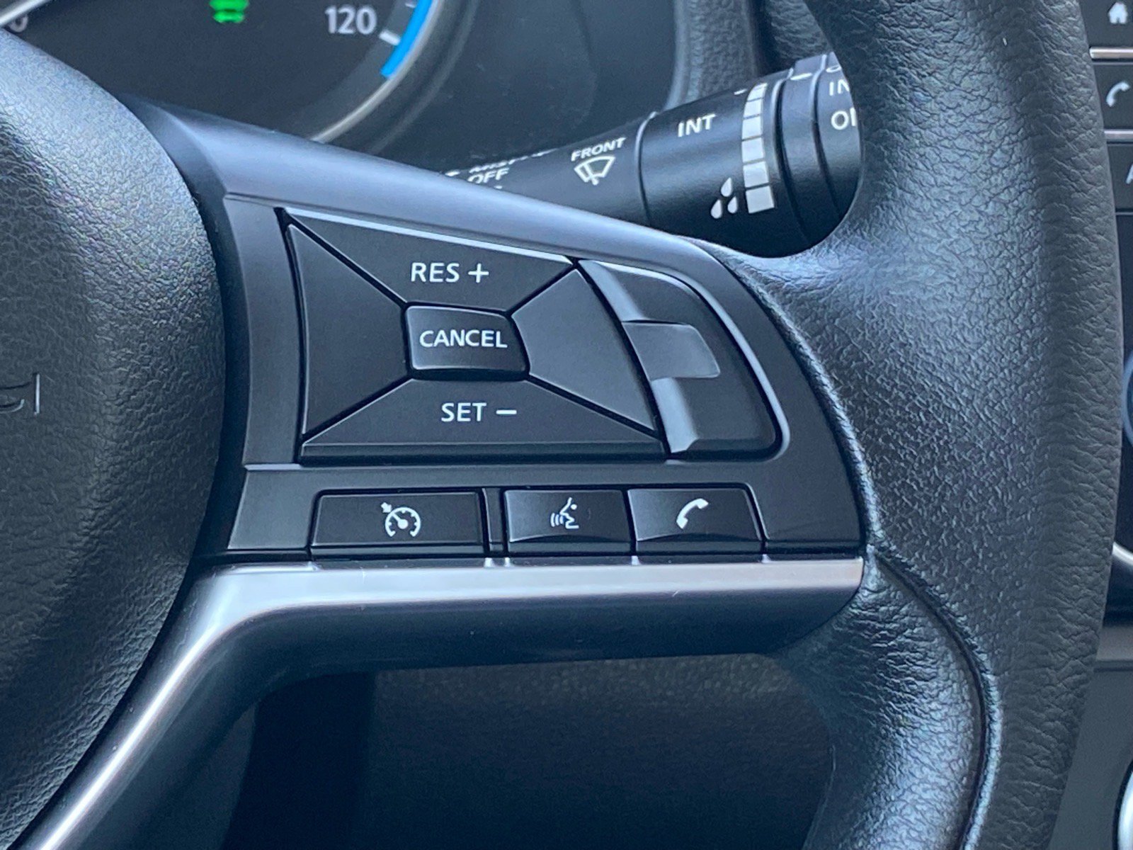 Used 2022 Nissan Leaf S FWD image 8