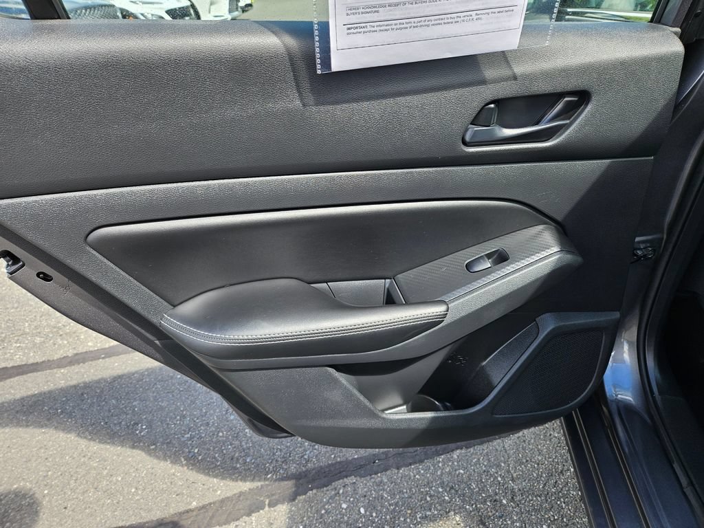 Used 2024 Nissan Altima 2.5 SV FWD image 14