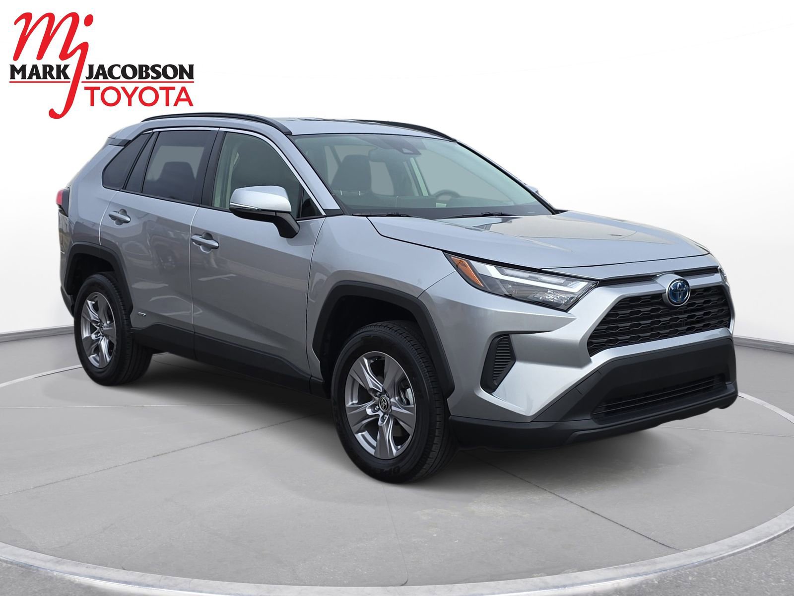 Used 2024 Toyota RAV4 XLE image 5