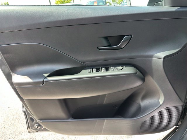 Used 2025 Hyundai Kona SEL AWD/4WD image 25