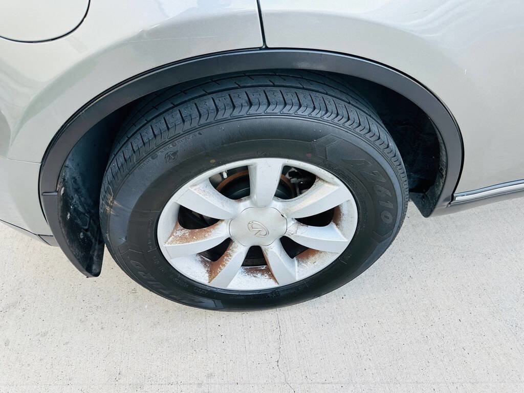 Used 2004 INFINITI FX35 Base Rwd 4dr SUV w/ Technology Pkg image 31