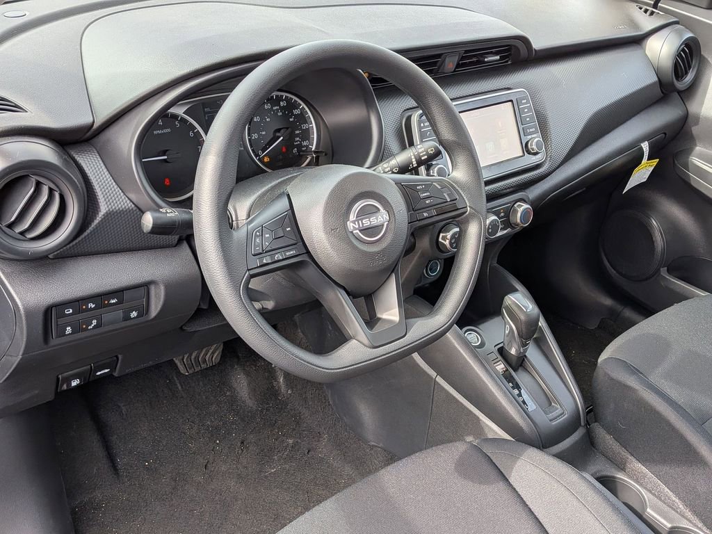 Used 2025 Nissan Kicks Play S image 9
