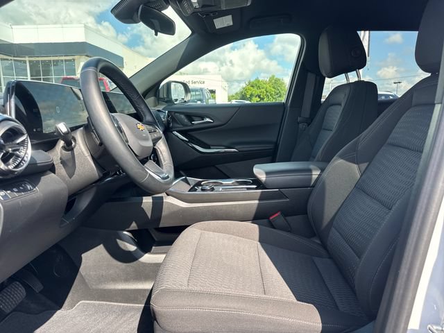 Used 2026 Chevrolet Equinox LT AWD/4WD image 13
