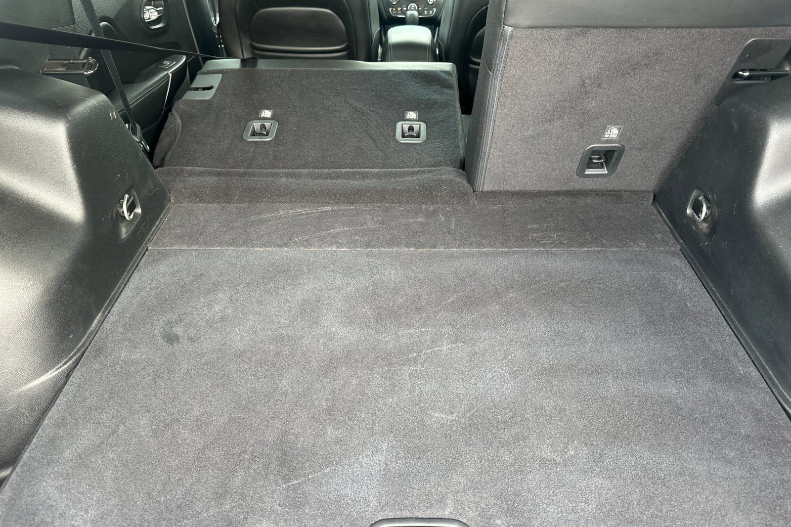 Used 2020 Jeep Cherokee Latitude Plus image 14