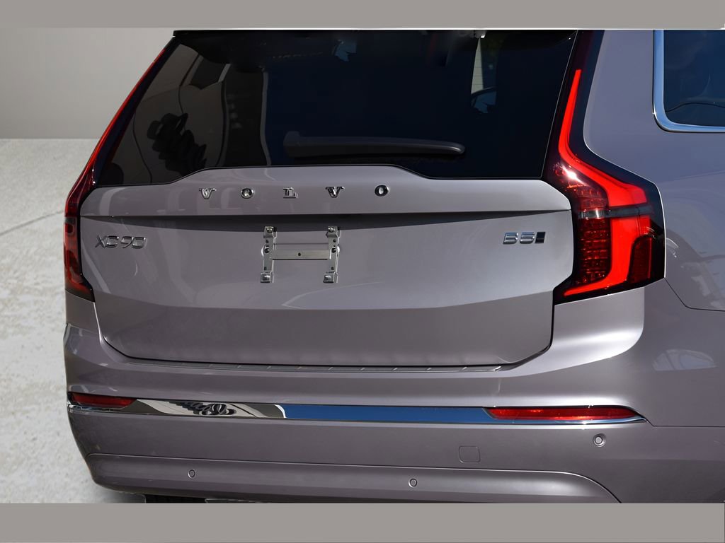 Certified 2026 Volvo XC90 B5 Plus w/ Protection Package Premier image 31
