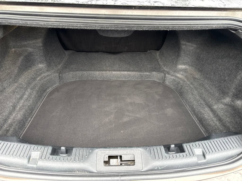 Used 2015 Lincoln MKS AWD image 14