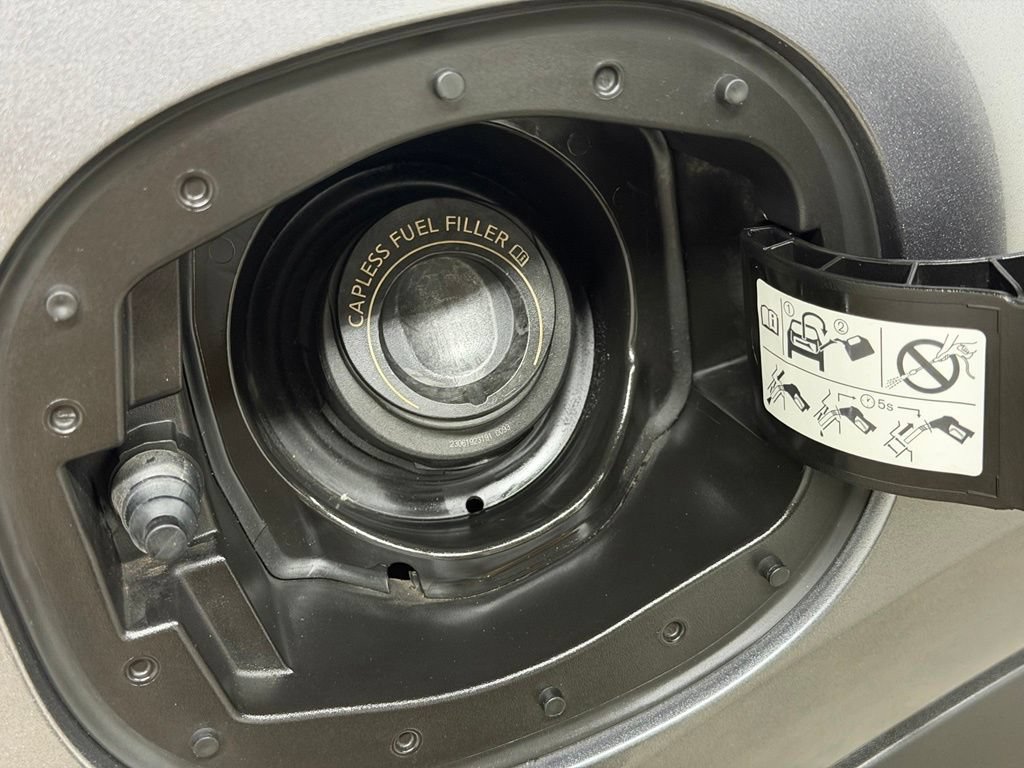 Used 2023 Nissan Rogue SV AWD/4WD image 13