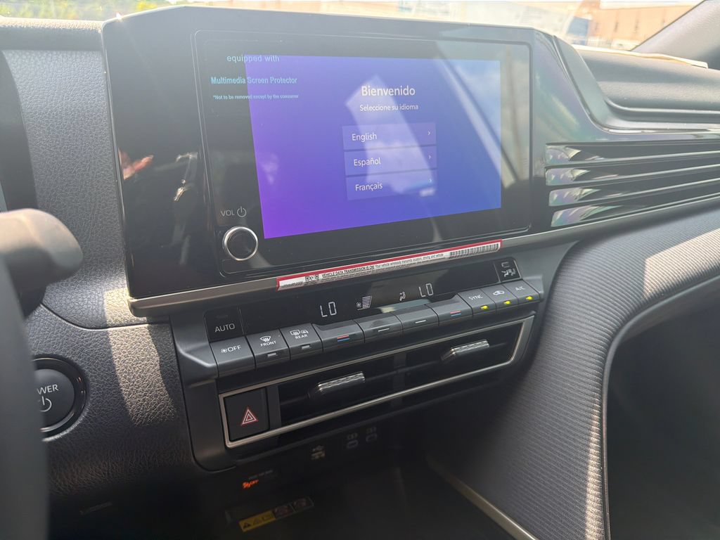 New 2026 Toyota Camry Hybrid FWD image 32