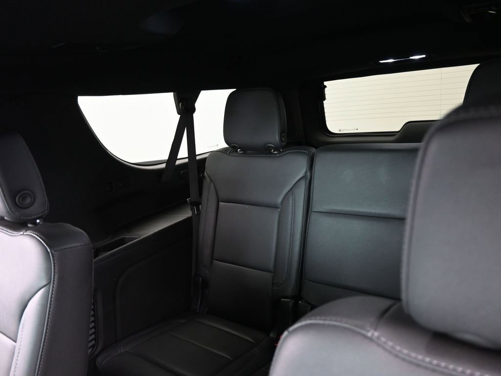 Used 2024 Chevrolet Suburban LT image 39