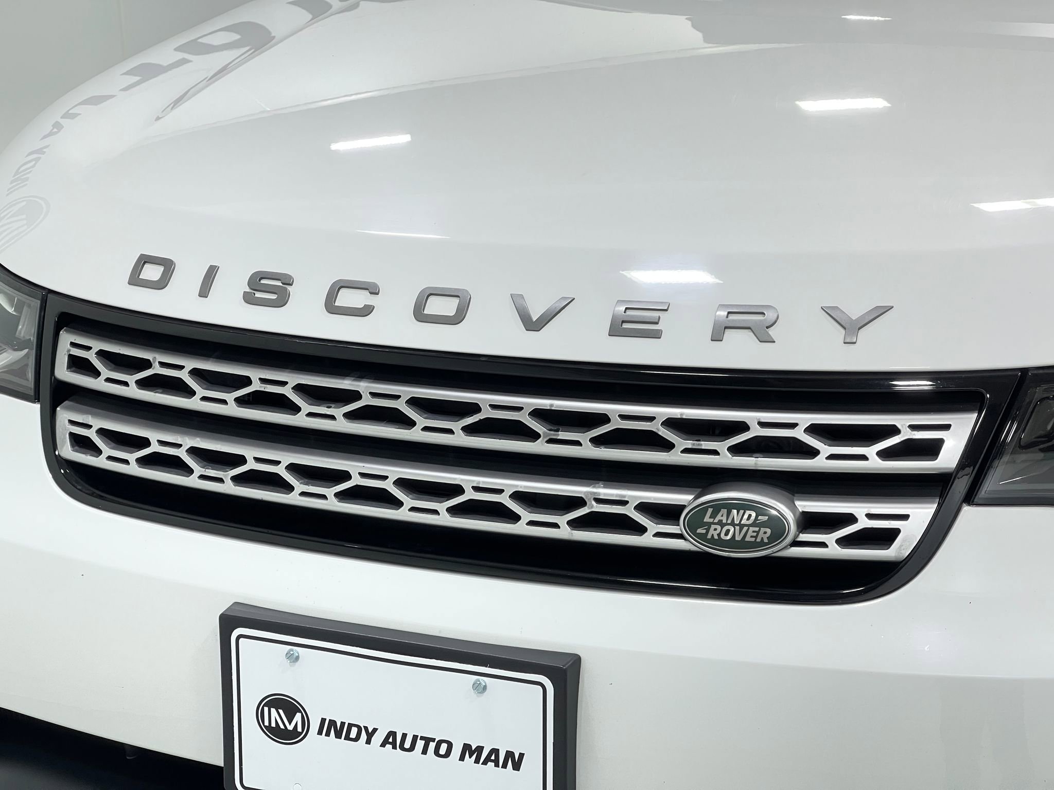 Used 2018 Land Rover Discovery HSE image 40