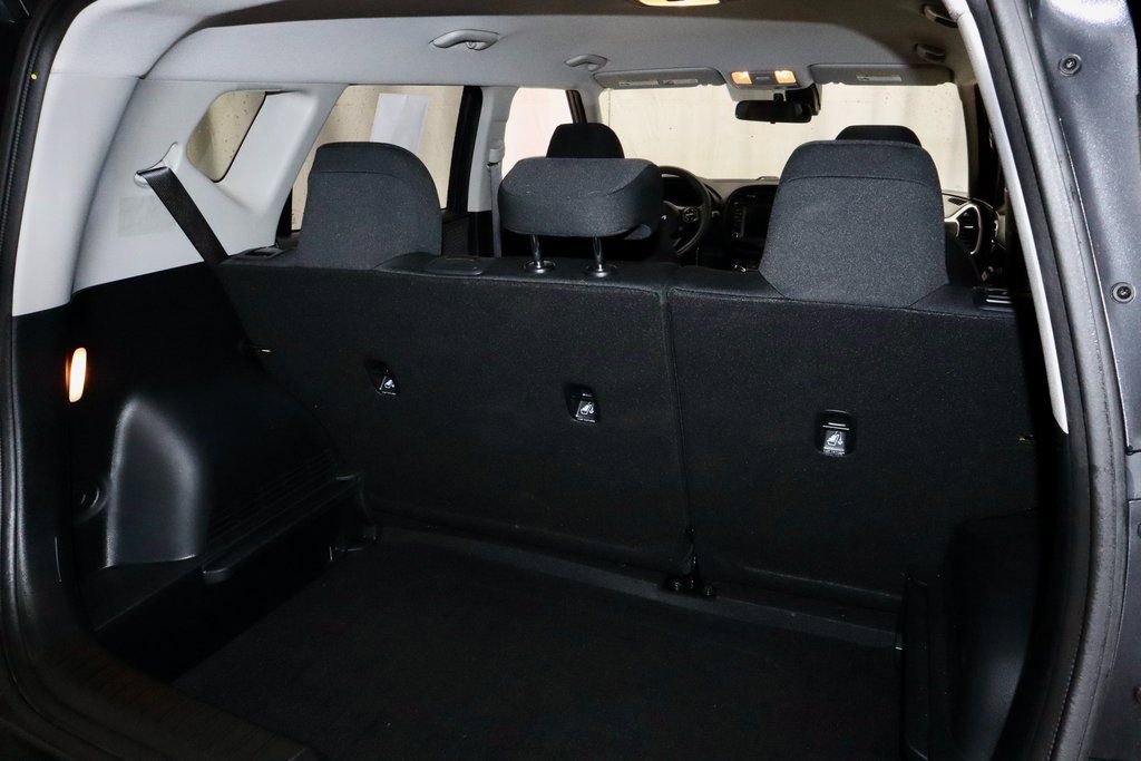 Used 2025 Kia Soul LX image 12