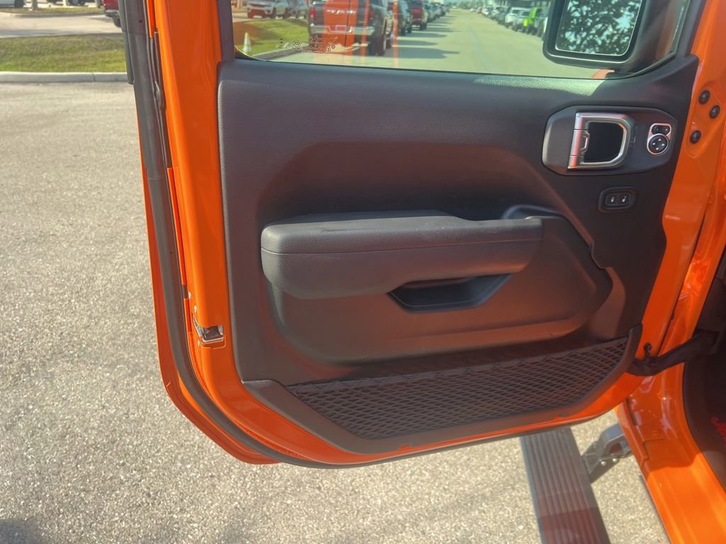 Certified 2025 Jeep Gladiator Mojave w/ Safety Group image 34