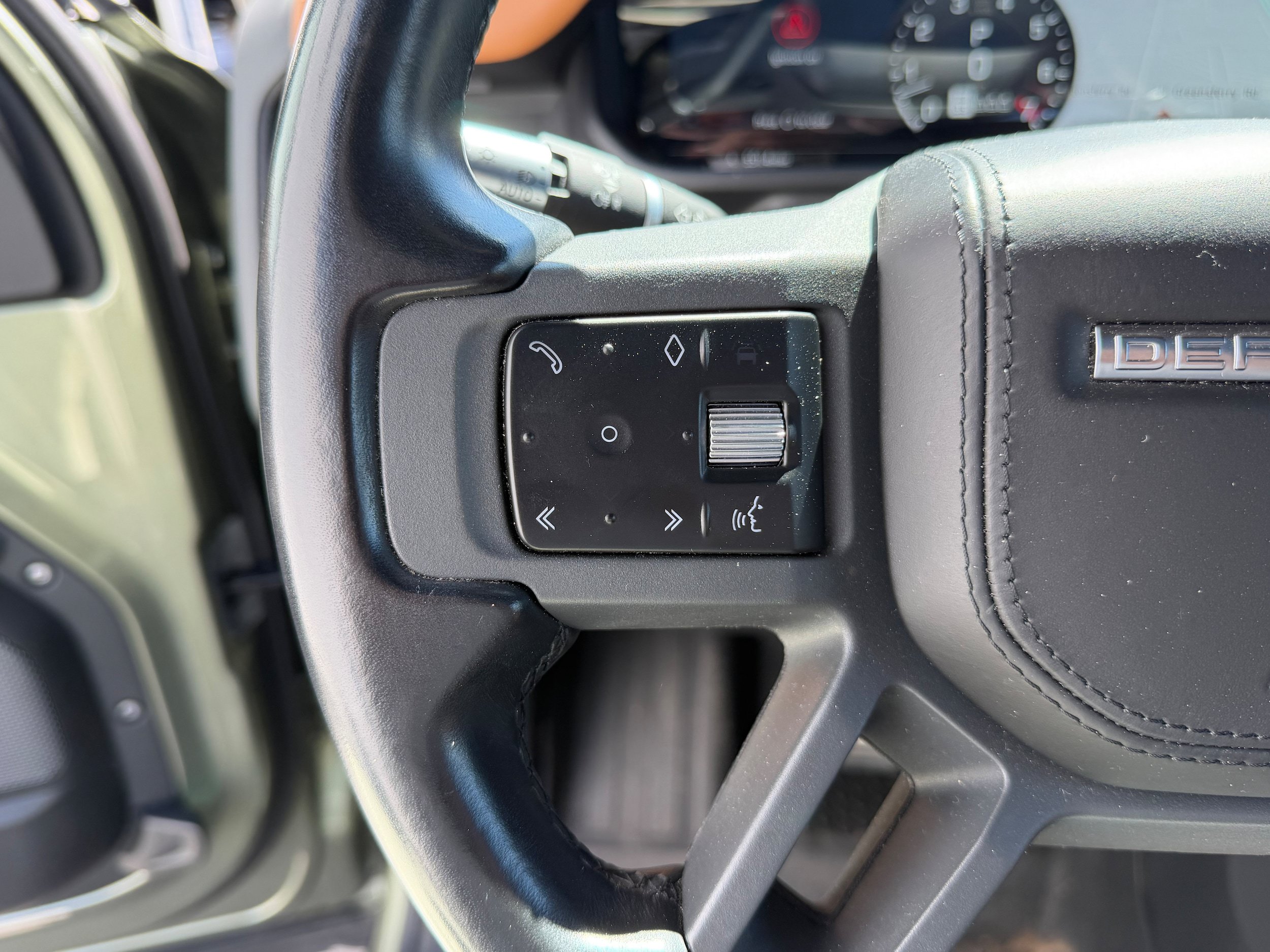 Used 2022 Land Rover Defender 90 X AWD/4WD image 16