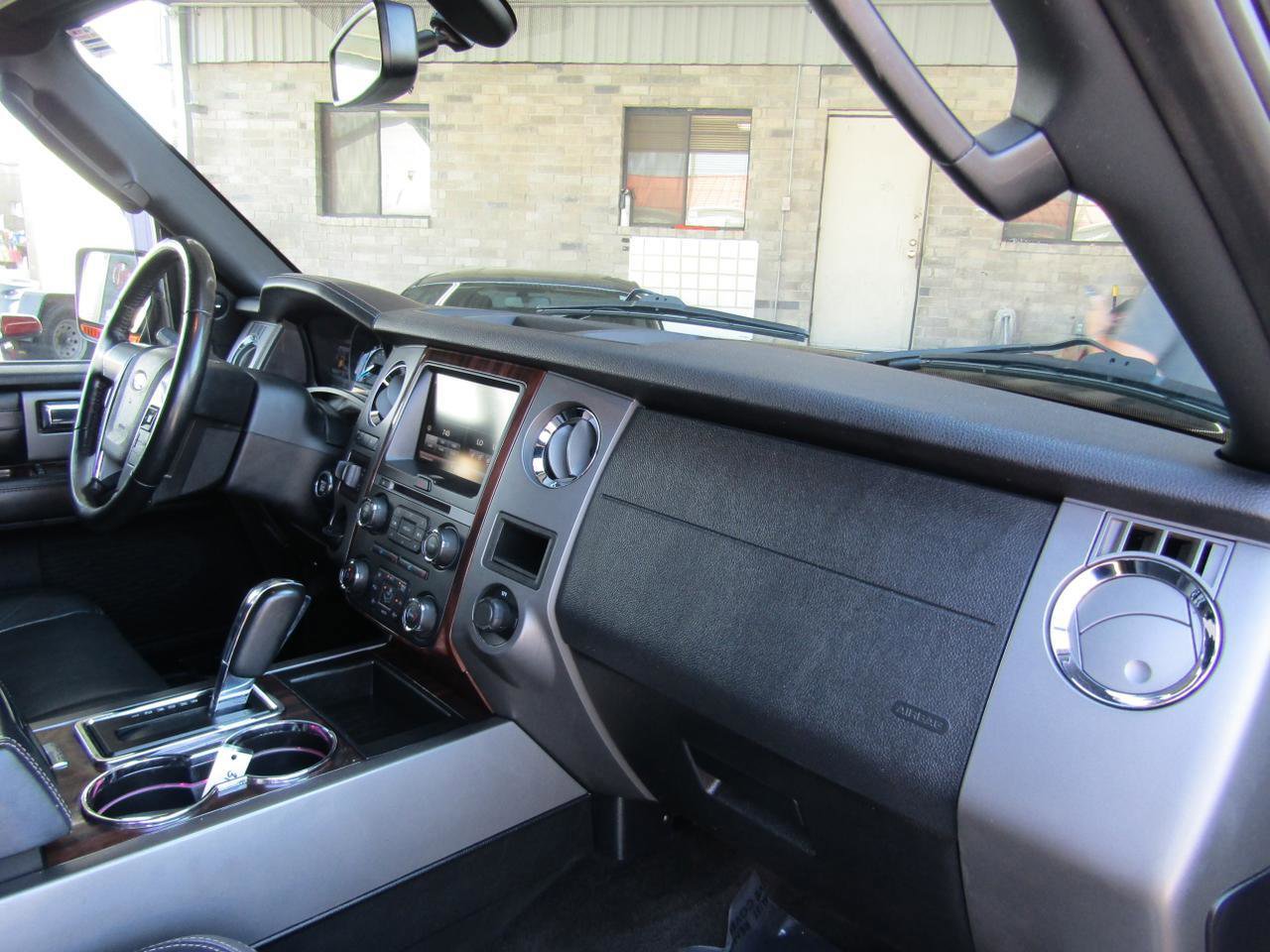Used 2015 Ford Expedition Platinum image 12