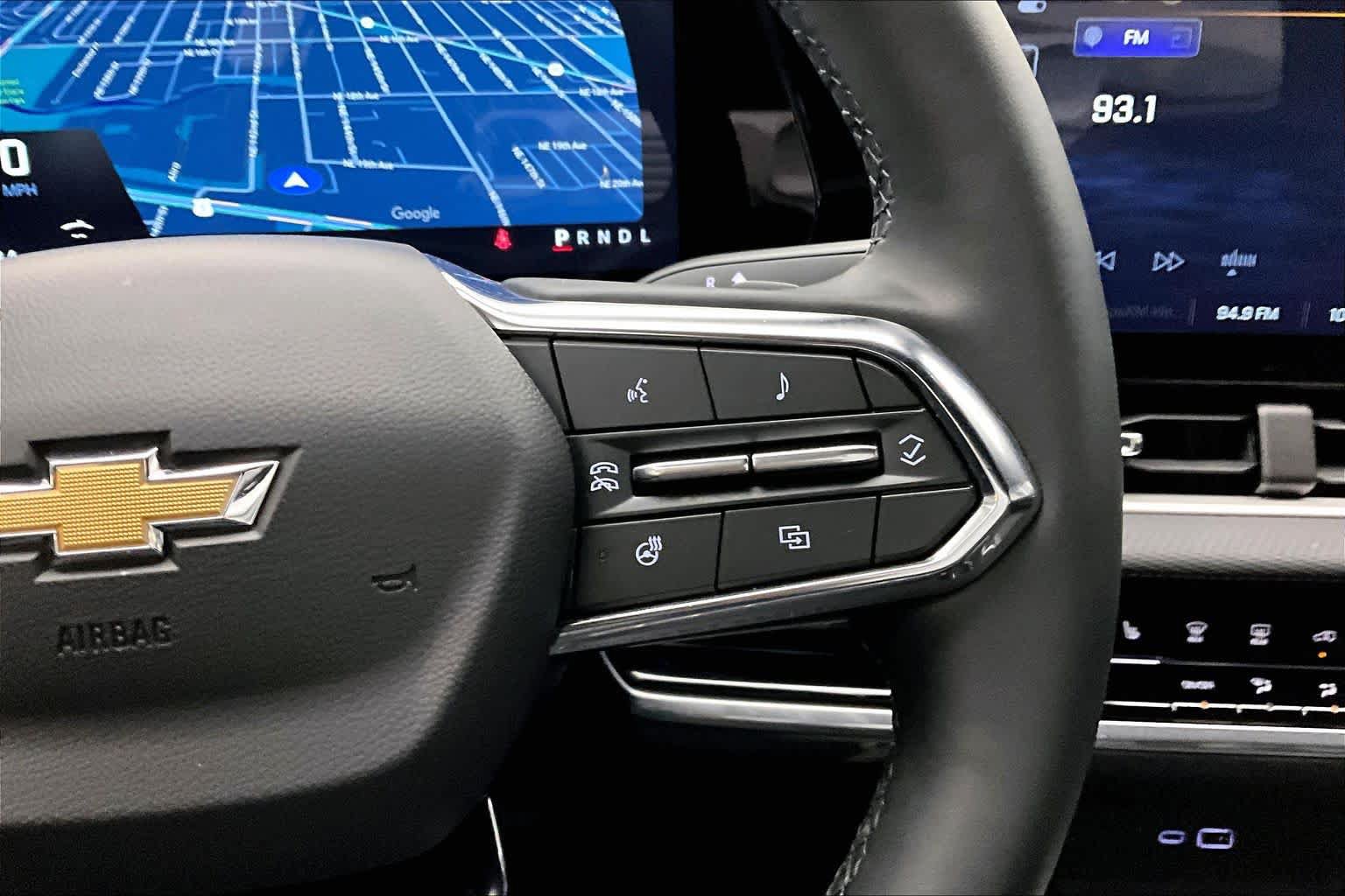 Used 2025 Chevrolet Equinox LT FWD image 23