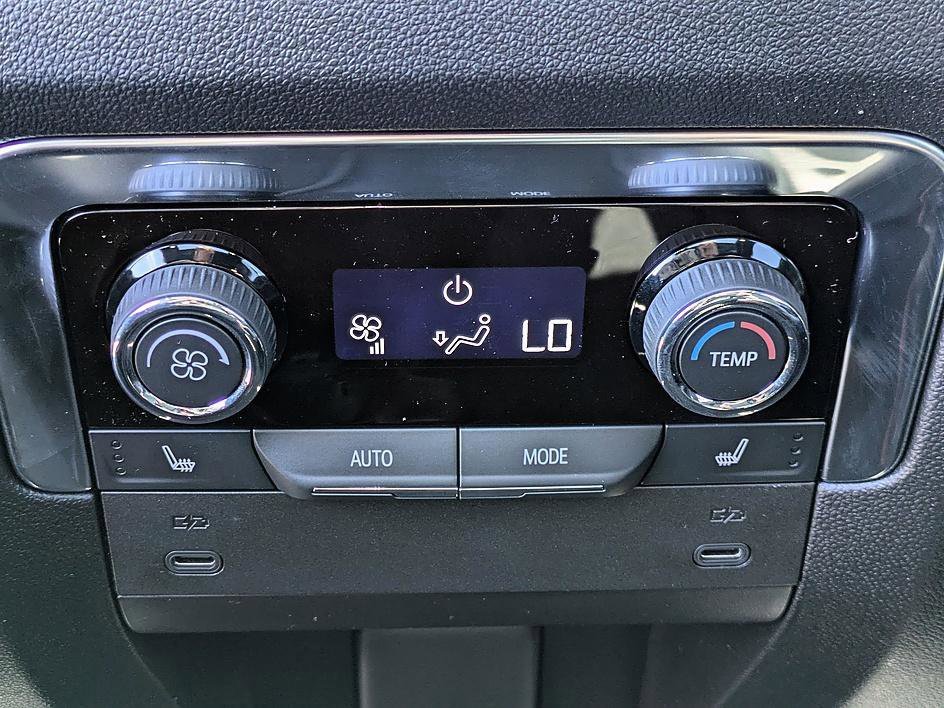 New 2026 Chevrolet Suburban Premier w/ Sun And Tow Package image 28