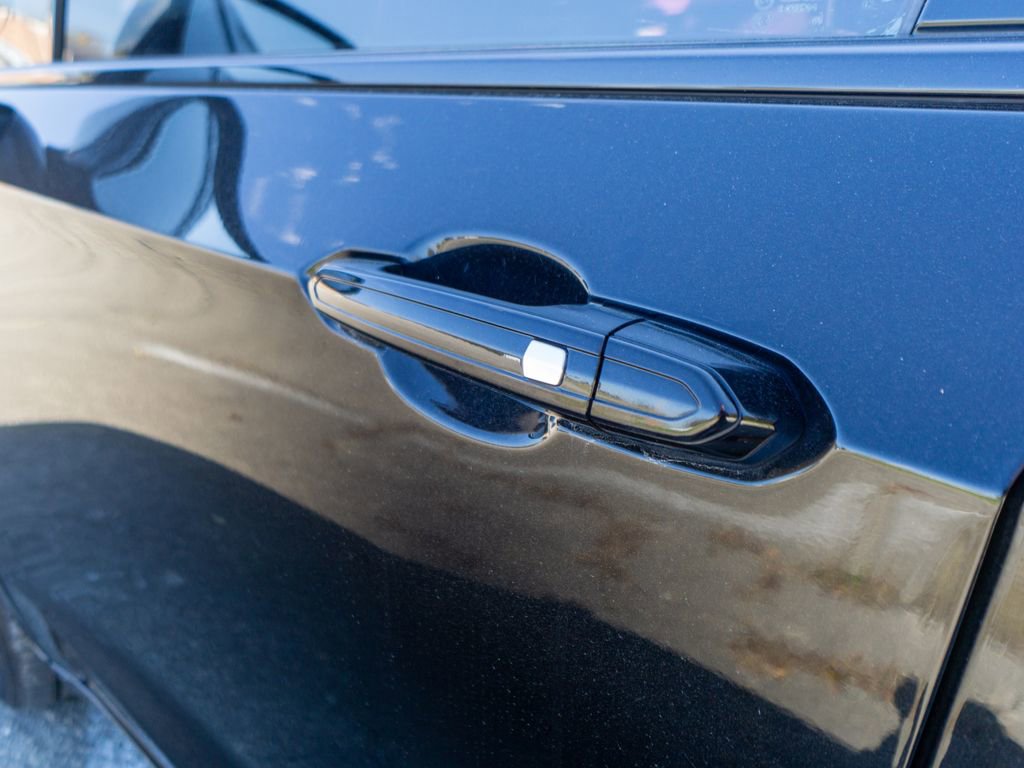 Used 2021 Cadillac XT6 Sport w/ LPO, ONYX Package image 10