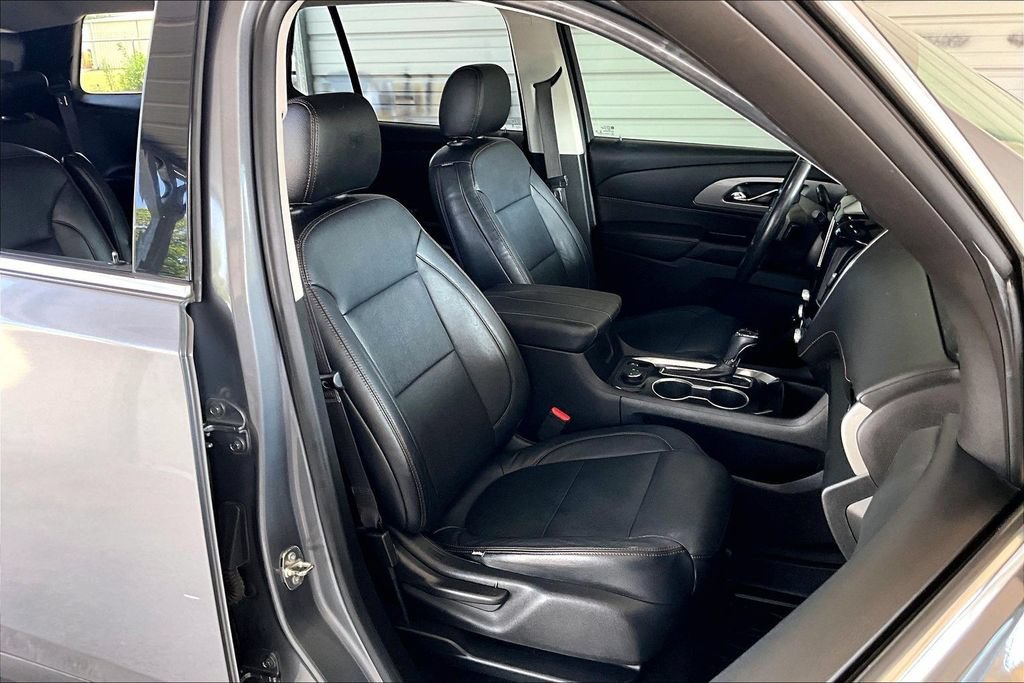 Used 2019 Chevrolet Traverse LT FWD image 9