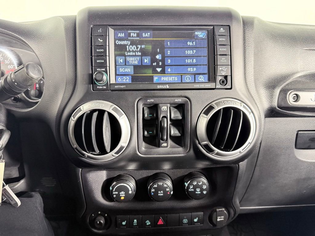 Used 2016 Jeep Wrangler Unlimited Rubicon image 18