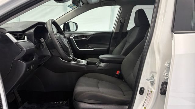Used 2025 Toyota RAV4 XLE FWD image 12