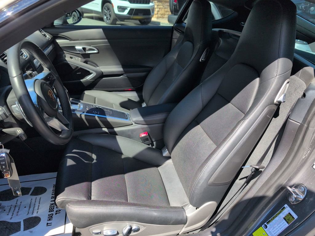 Used 2019 Porsche 718 Cayman S image 11
