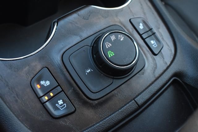 Used 2022 GMC Acadia Denali w/ Denali Technology Package image 27