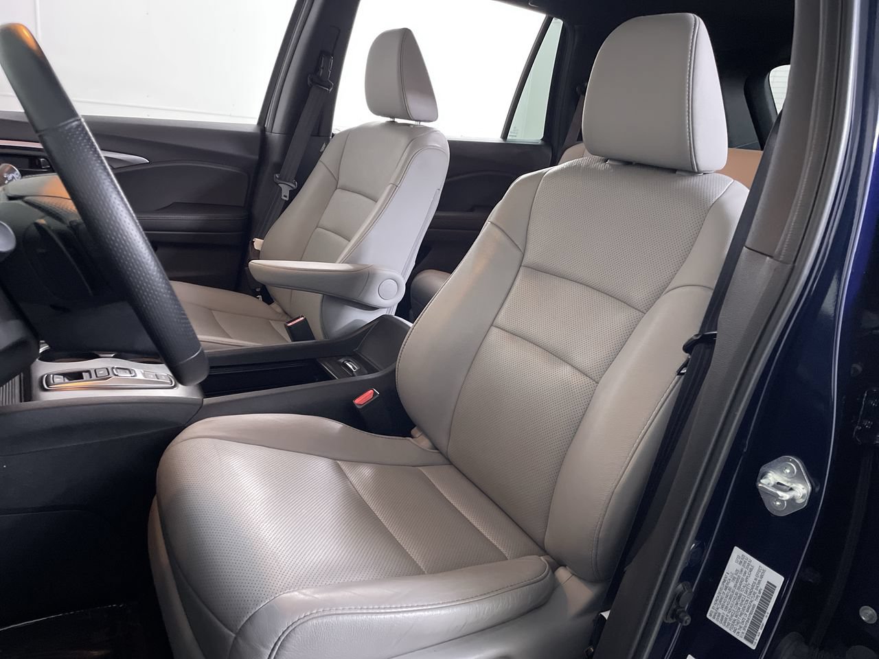 Used 2023 Honda Passport EX-L image 12