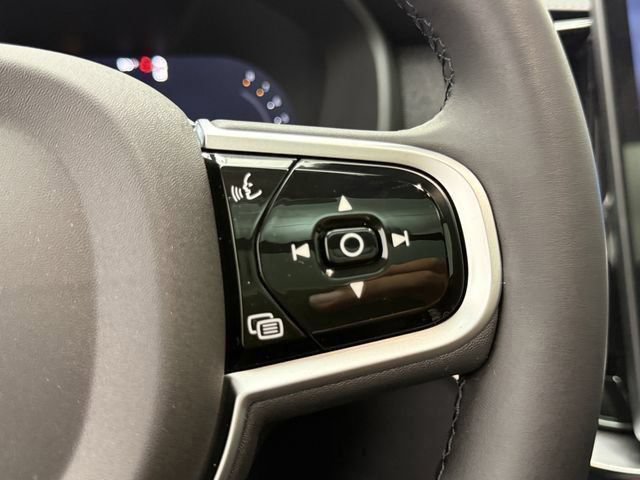 New 2026 Volvo XC90 B6 Core w/ Protection Package Premier AWD/4WD image 17
