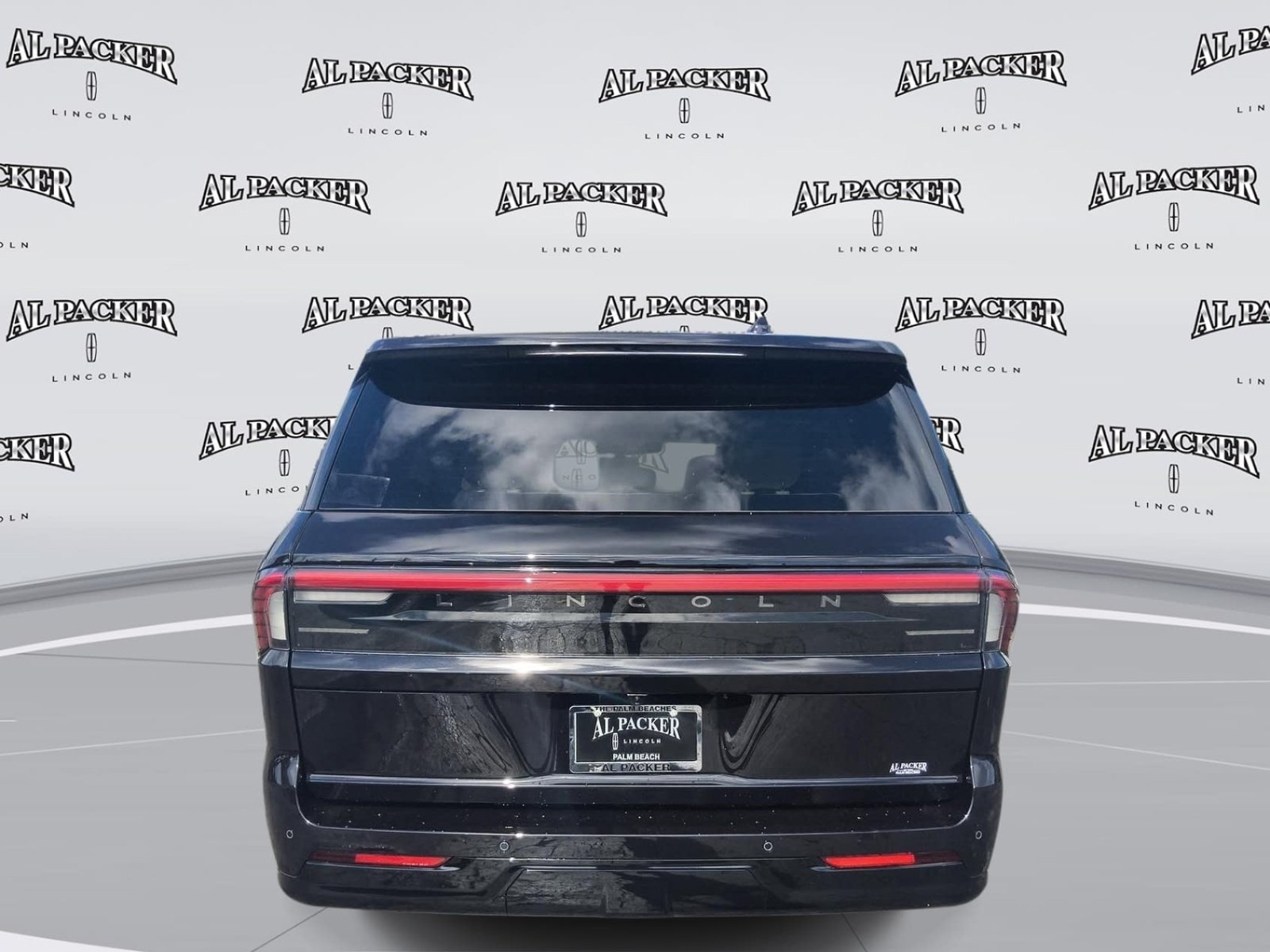 New 2027 Lincoln Navigator Reserve AWD/4WD image 4
