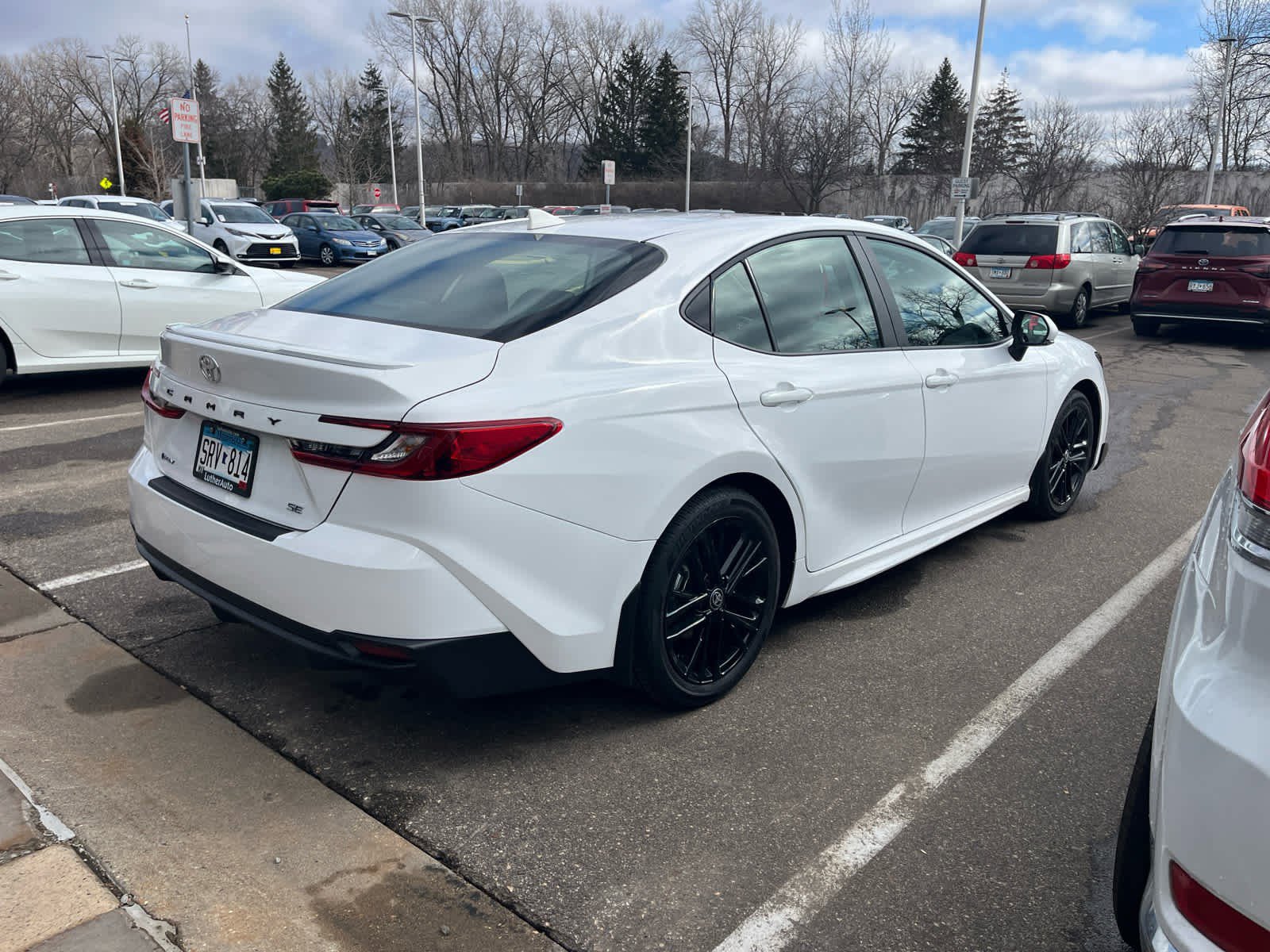 Used 2025 Toyota Camry SE image 4