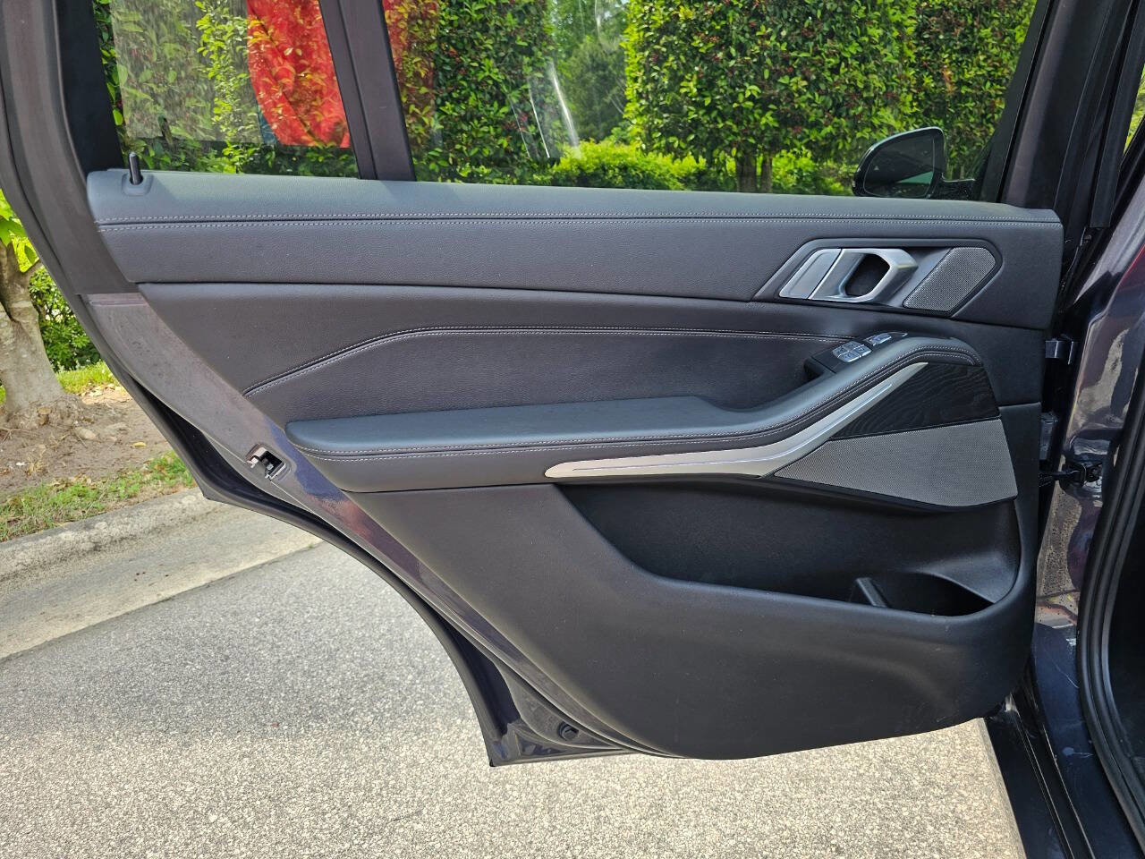 Used 2021 BMW X7 xDrive40i w/ Premium Package image 33