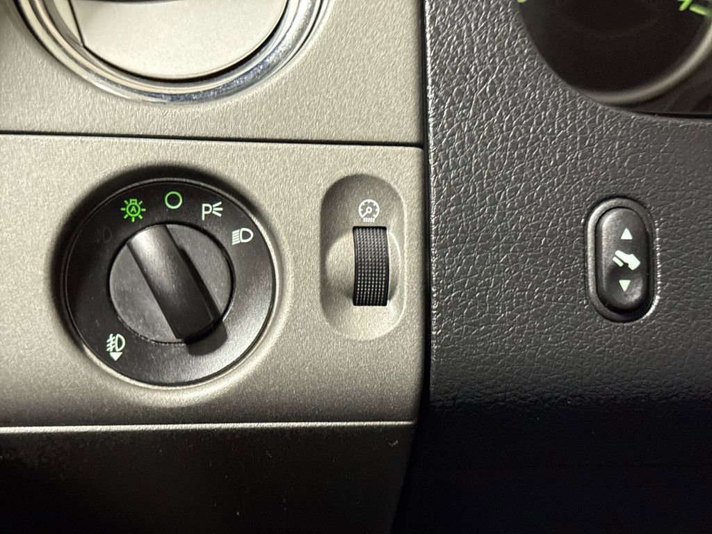 Used 2005 Ford F150 XL AWD/4WD image 17