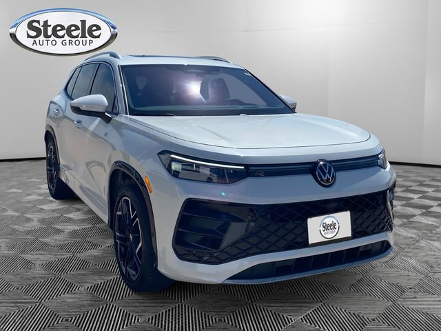 Used 2025 Volkswagen Tiguan SEL R-Line AWD/4WD image 7