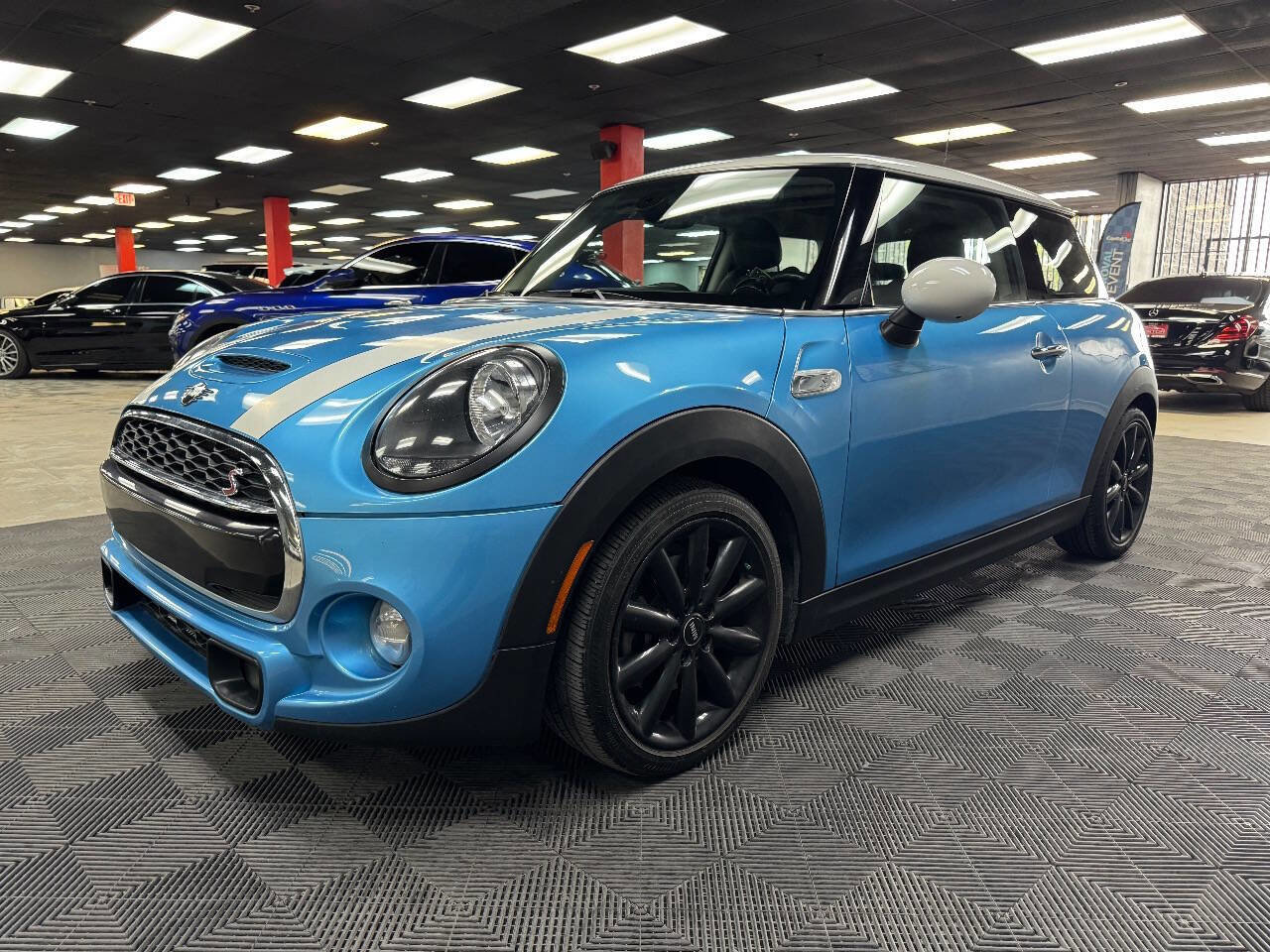 Used 2019 MINI Cooper S w/ Signature Upholstery Package image 6