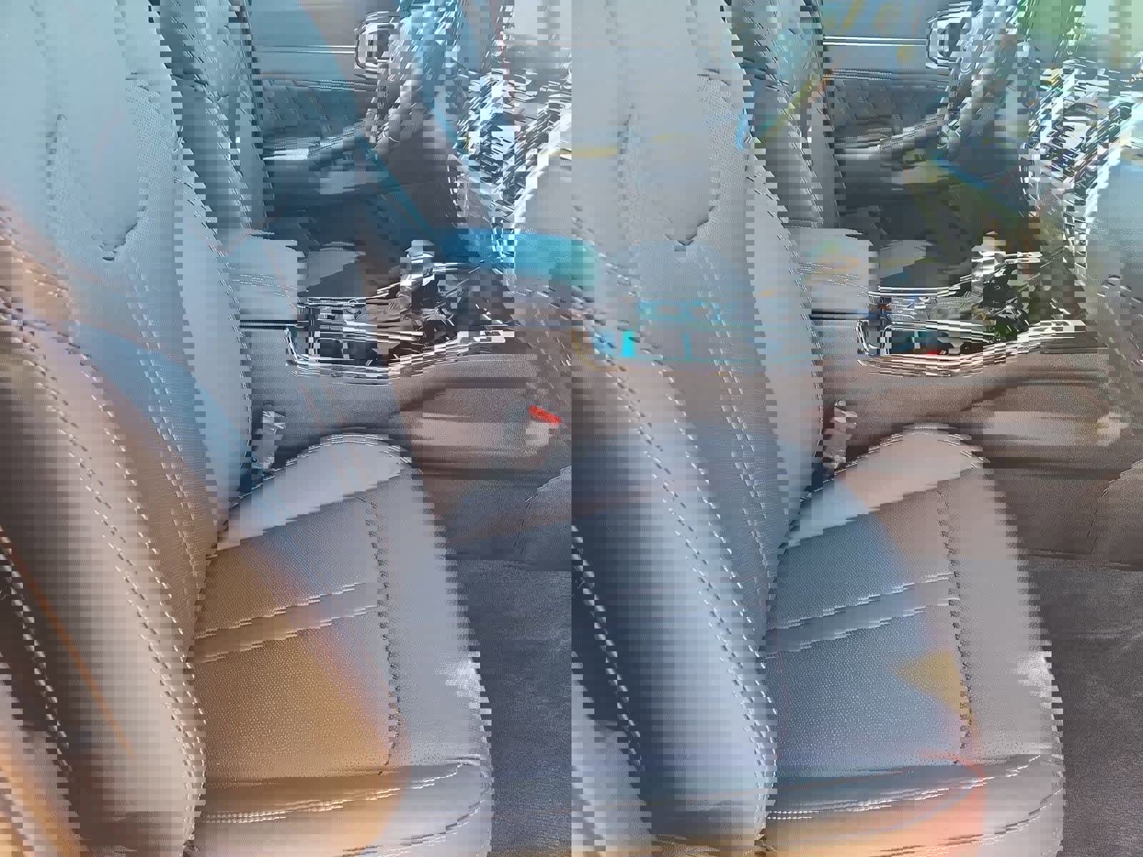 Certified 2022 Kia Sorento SX image 22