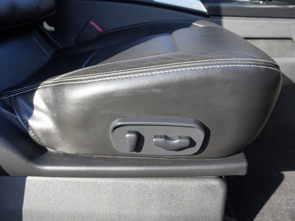 Used 2014 Nissan Titan PRO-4X w/ Pro-4x Luxury Package image 26