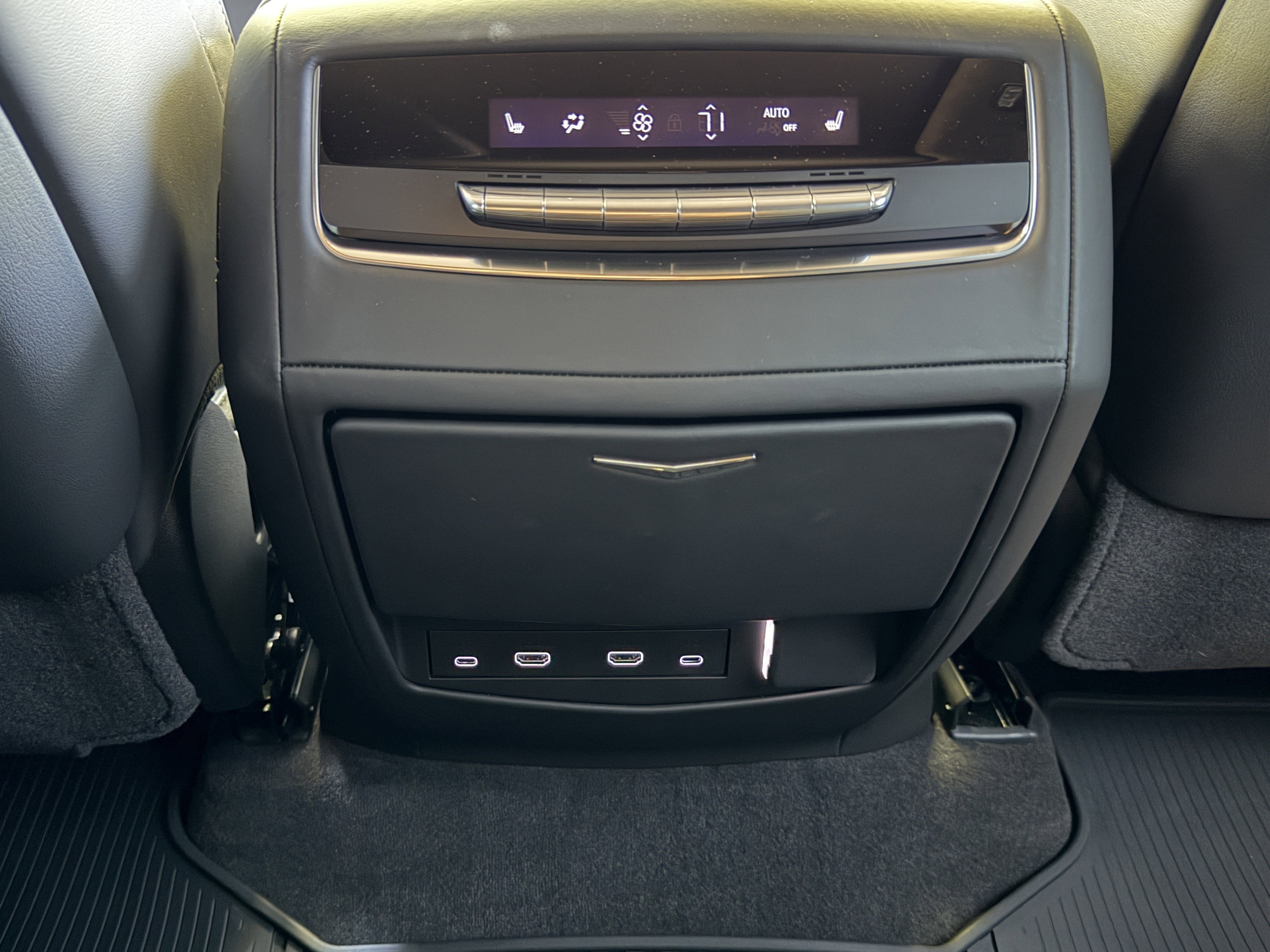 Used 2025 Cadillac Escalade Sport Platinum AWD/4WD image 25