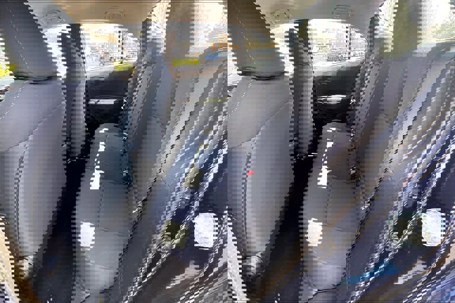 Used 2022 Toyota Corolla LE image 19