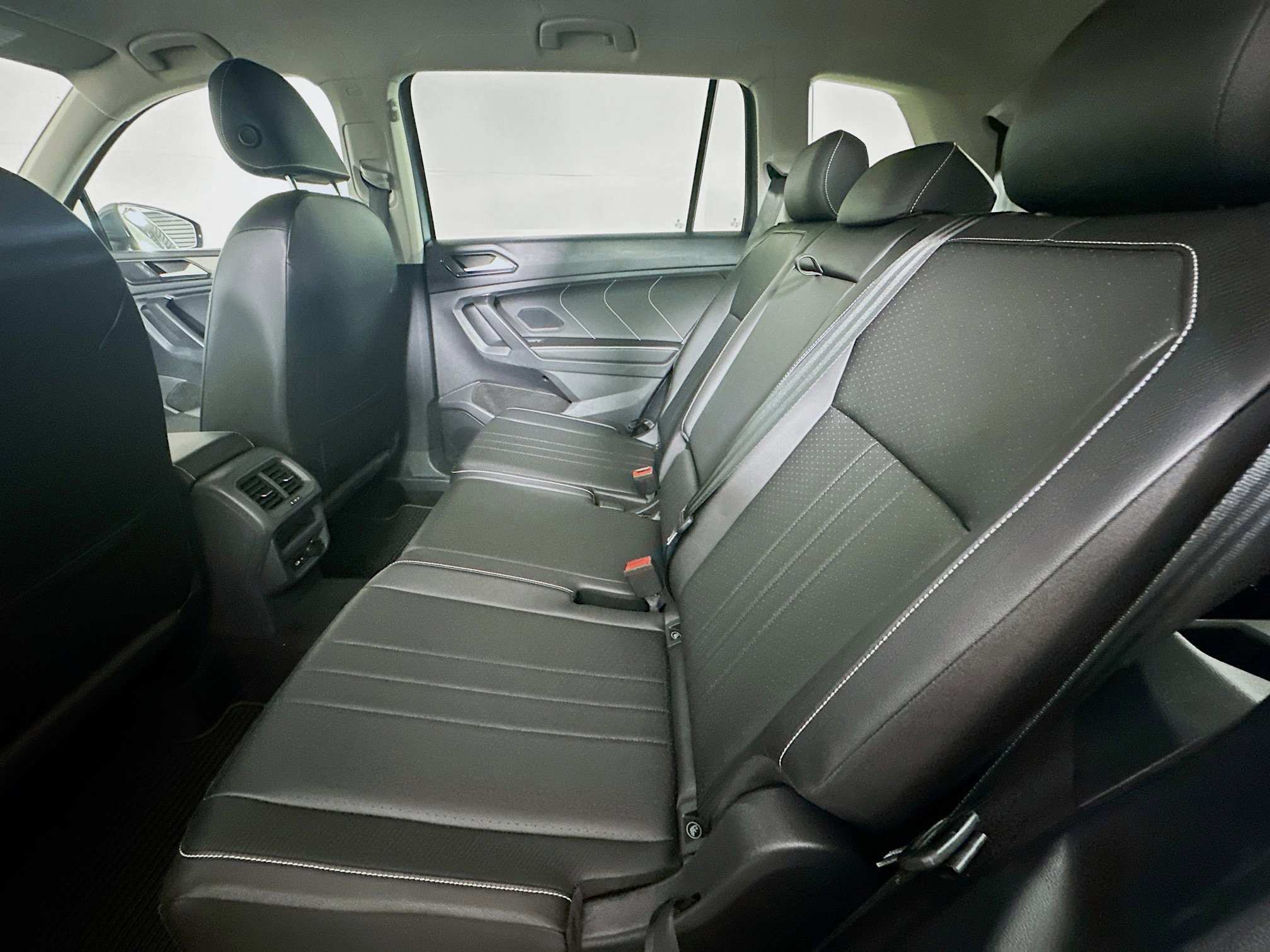 Used 2022 Volkswagen Tiguan SE image 26